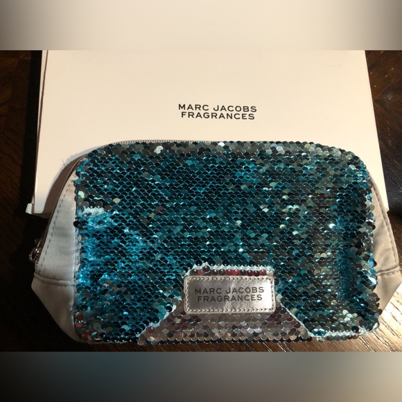 MARK JACOBS FRAGRANCES 
Cosmetic Bags & Cases - Picture 2 of 12